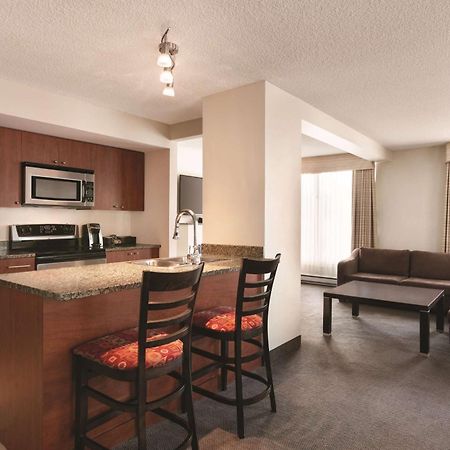 Embassy Suites By Hilton - Montréal Esterno foto