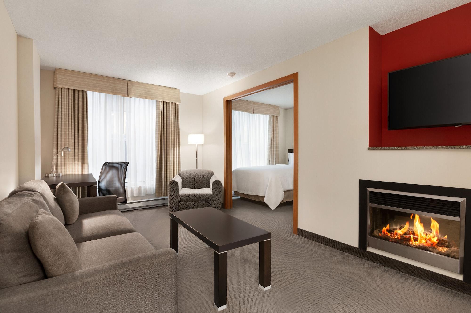 Embassy Suites By Hilton - Montréal Esterno foto
