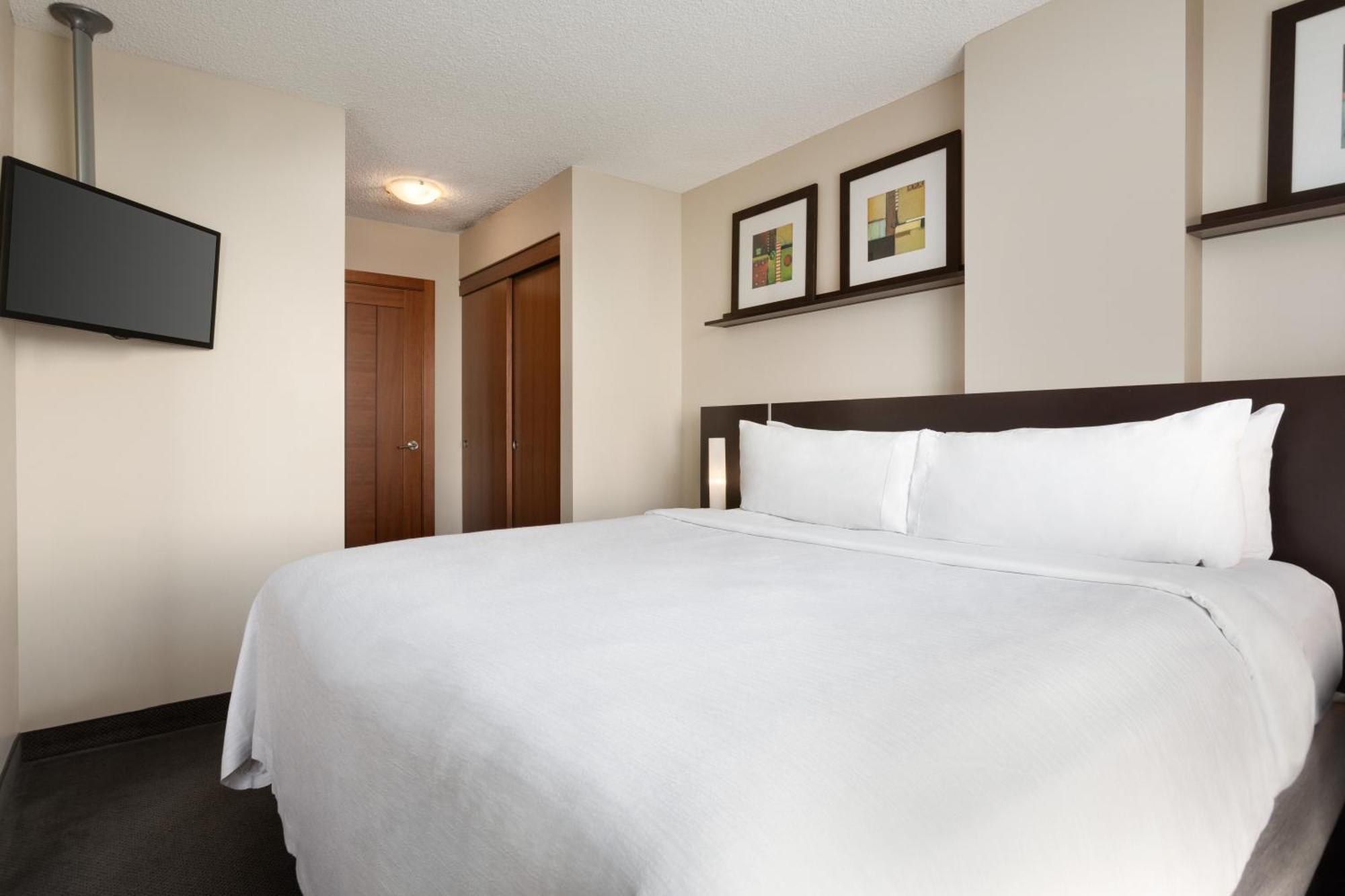 Embassy Suites By Hilton - Montréal Esterno foto