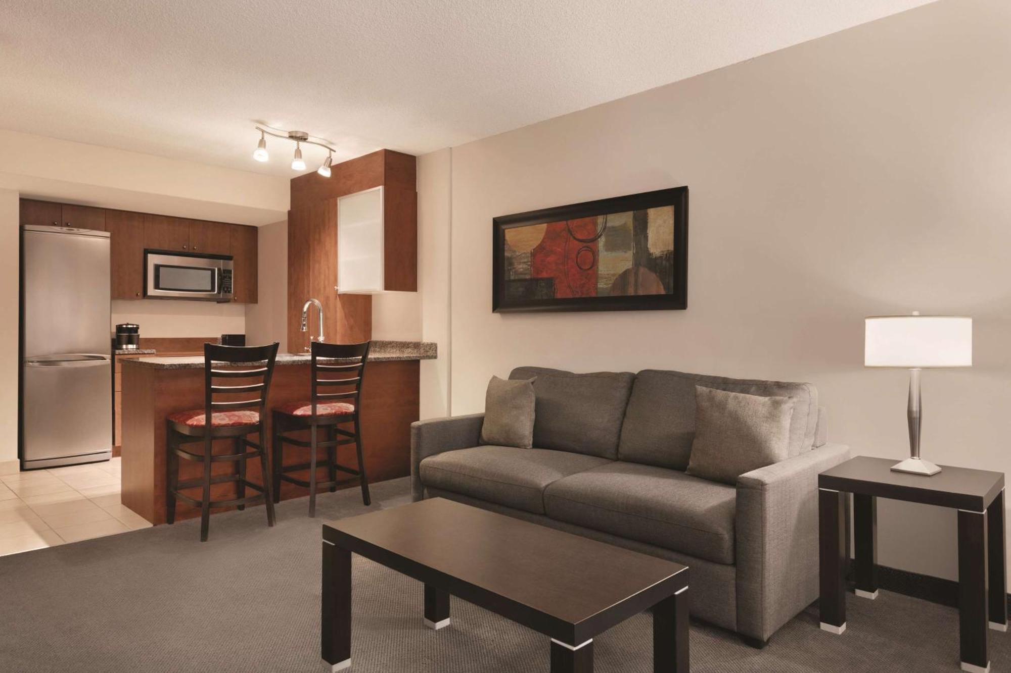 Embassy Suites By Hilton - Montréal Esterno foto