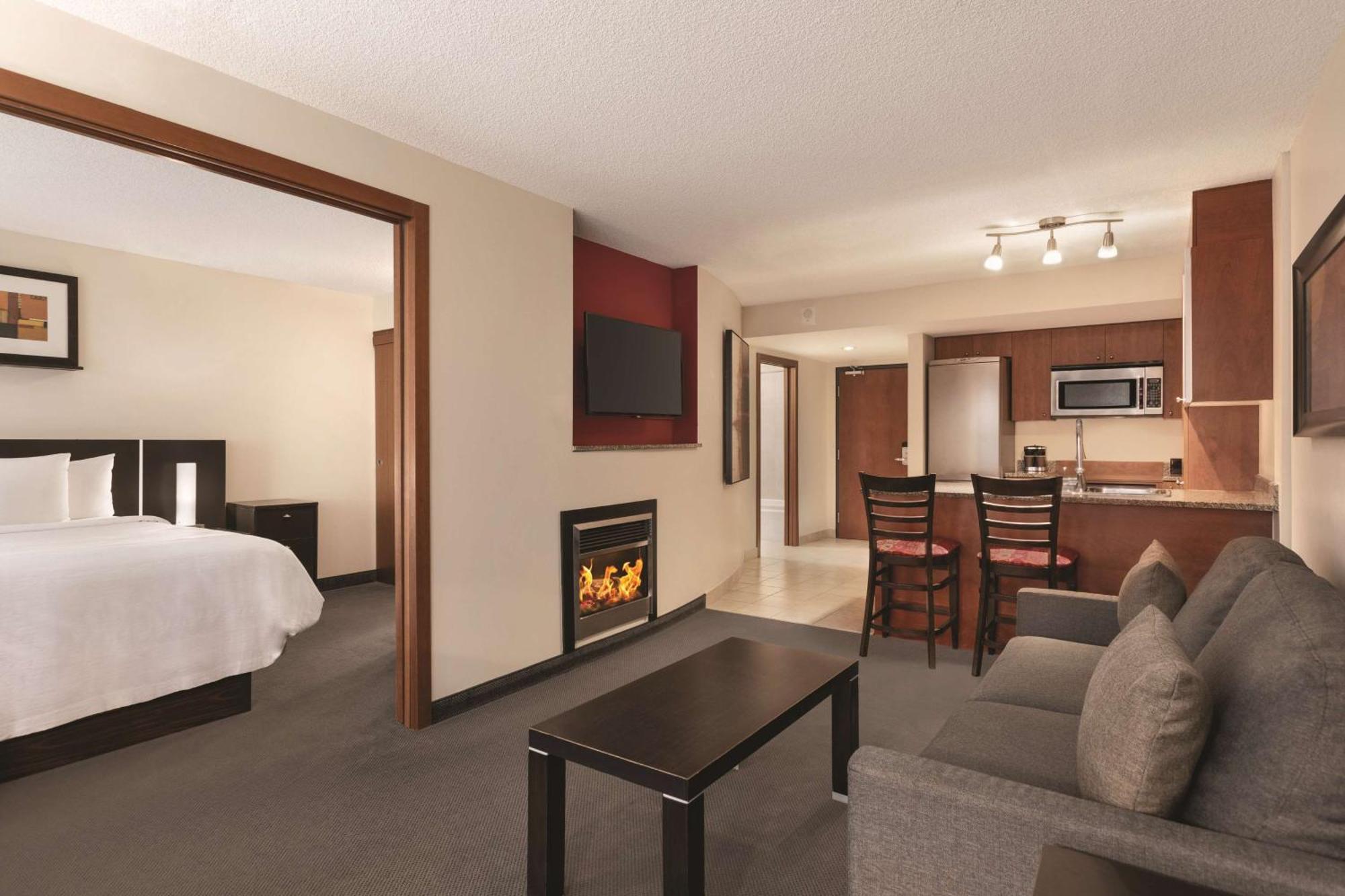 Embassy Suites By Hilton - Montréal Esterno foto